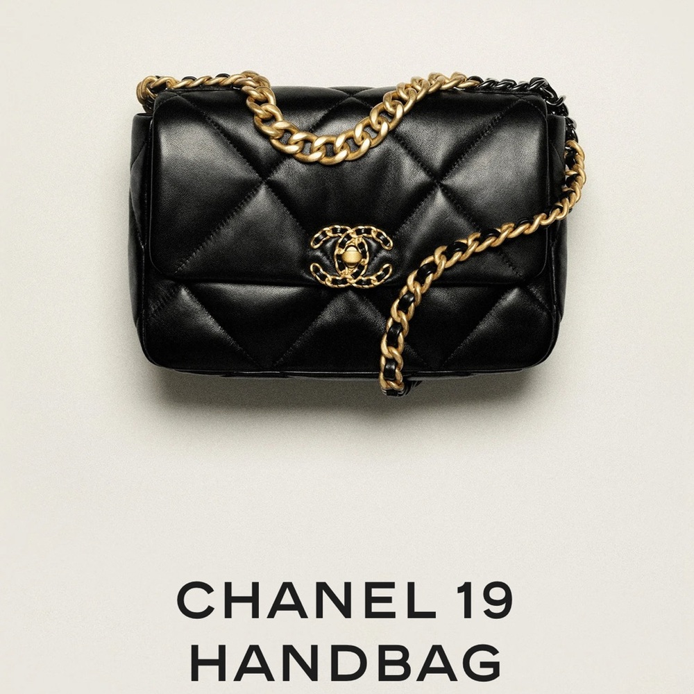 Chic Black Quilted Leather Bag